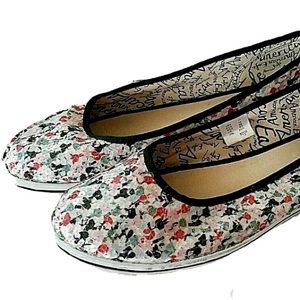 NEARLY NEW AMERICAN EAGLE SEQUINED FLATS SIZE 7.5